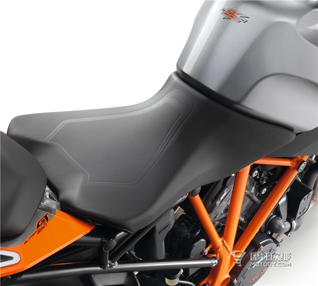 KTM首款运动休旅车 1290 Super DUKE GT (8)