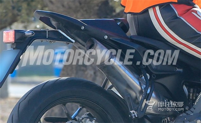 2018款KTM DUKE790谍照曝光 (11)