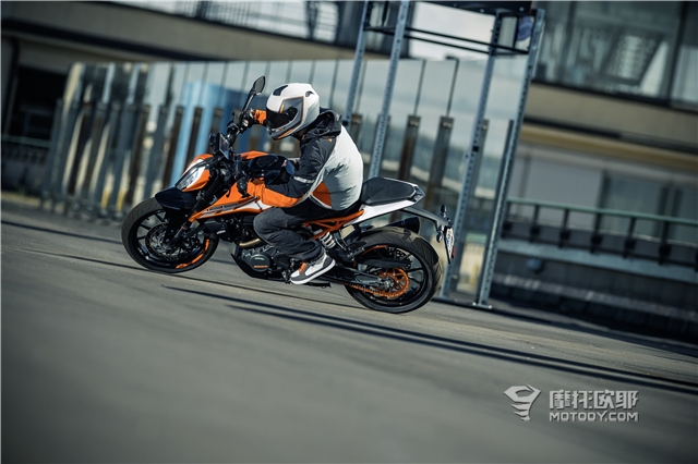 橙色病毒!2017款KTM DUKE 125 (16)