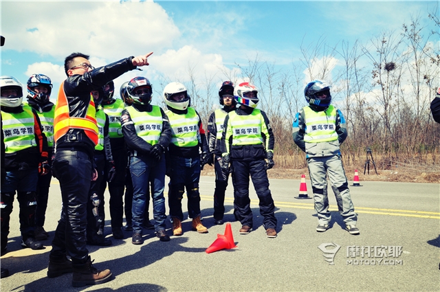 一大波羞羞照来袭 “菜鸟学院”学员风采 (21).JPG