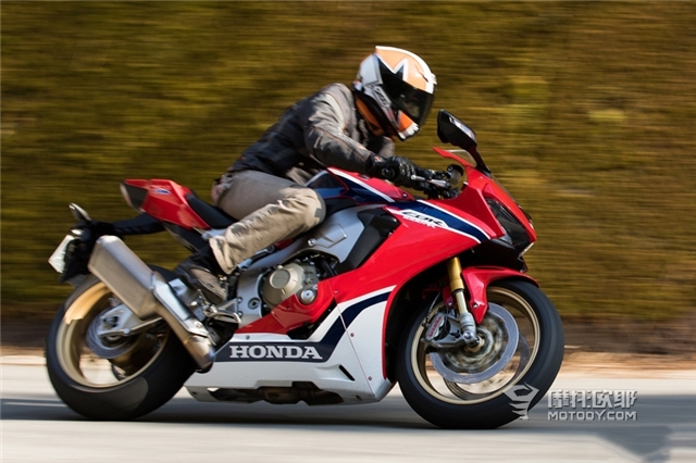 本田CBR1000RR SP日本试驾体验 (16)
