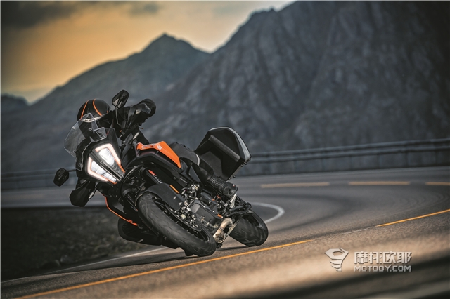 炸裂脸Plus：科技与野性的结合 KTM 1290 Super Adventure S 图解 (1)