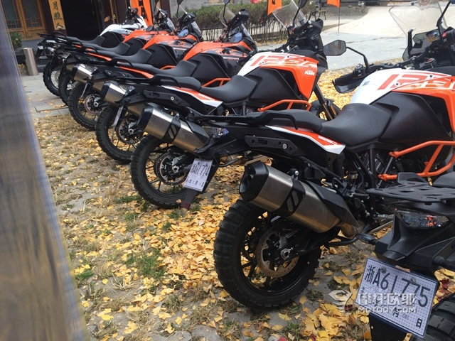 它会是“蓝天白云”的最强对手——试驾KTM 1290ADV S（2）