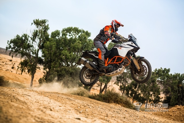 16.6万元的KTM 1090 ADVENTURE R唯一的竞争对手是谁？ 24