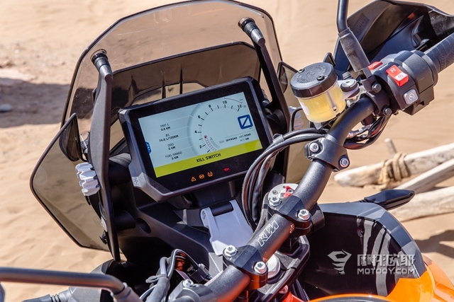 在沙漠里骑一天KTM 1290 SUPER ADVENTURE R是怎样的感受？ 15