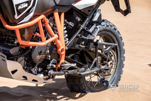 在沙漠里骑一天KTM 1290 SUPER ADVENTURE R是怎样的感受？ 28