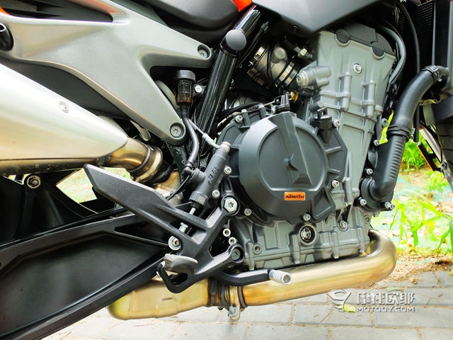 双缸贵过四缸，KTM 790 DUKE到底有什么优势？ 4.JPG