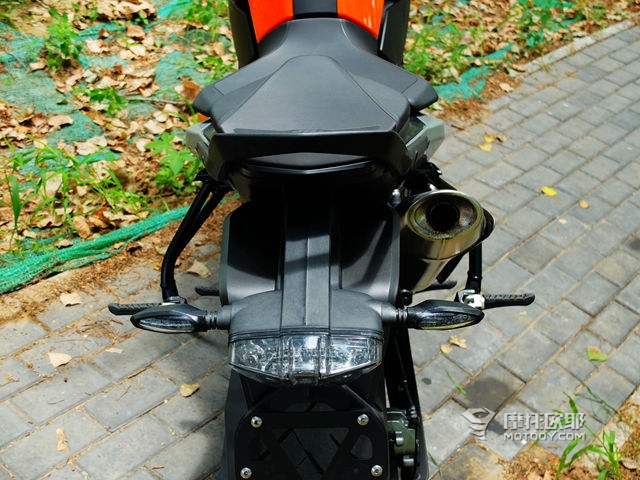 双缸贵过四缸，KTM 790 DUKE到底有什么优势？ 15.JPG