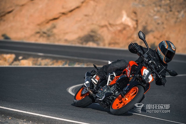 KTM 390DUKE到底有没有缺点？同是“山寨雅马哈  ”金城和林海应该怎样选？幼狮250与无极300AC会让你纠结吗？｜你问我答6 16