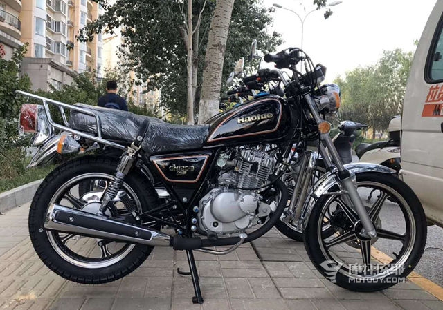 豪爵gn125-3f,豪爵gn125-3f 油耗 gn125-3f左侧照 豪爵的真古情怀讲完,济南铃木的复古情怀也不得不