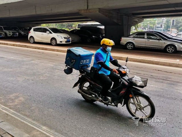 闪送外卖都骑什么摩托车？我们观察了半个月，发现生存远比想象中更残酷 (5)