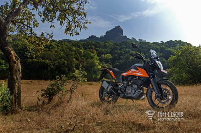 2021款KTM 250 ADV来袭，售价折合人民币约为2.3万元 (1)